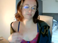 Ik ben een spontane dame die bijna niets te gek vind. Ik sta voor veel dingen open zolang we het samen maar gezellig hebben. Heb je een lekker verzoekje? vraag het me dan zeker.