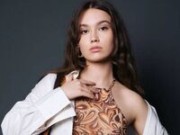 girl topless MauraHoese
