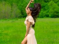 naked camgirl photo MayaKarter