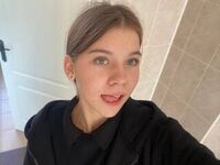 camgirl chat room NadineGene