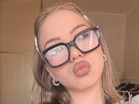 naughty cam girl fingering pussy SaraBaier