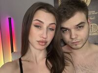 live couple blowjob cam VikkiGeorge