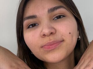 free webcam chatroom AdriaKunstlinger