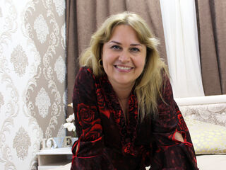 girl chat room AlanaSharm