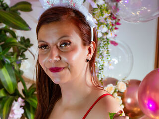 girl showing tits AmberRousee