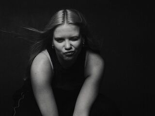 adult chatroom AngellaMaulin