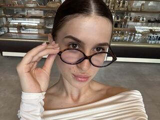 topless camgirl AriaMonro