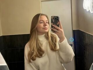 camwhore fingering pussy AryaThomas