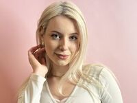 beautiful camgirl AudreyHelme