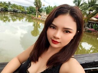 naked webcam girl BellaElina