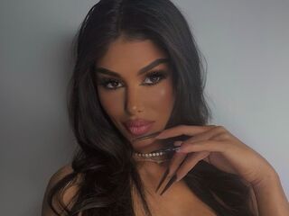 naked camgirl masturbating BellaMuse
