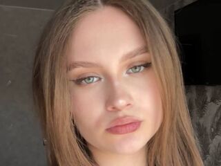 hot camslut CarylonPreis