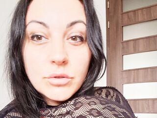 hot livecam CeceSilver