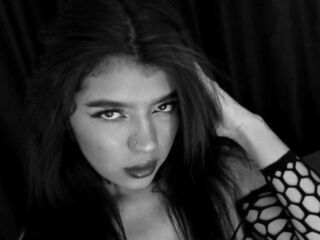 naked webcamgirl picture CharlotheLee