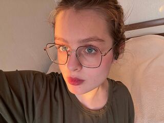 cam girl playing with dildo CindyEth