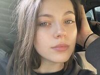 topless cam girl ClarettaZinno