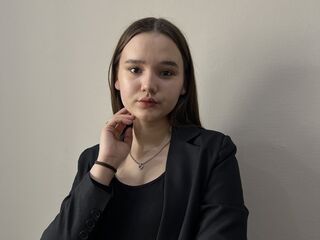 naked girl with live cam CletaBooth