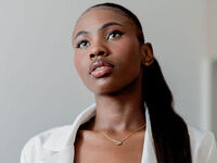 camgirl masturbating with vibrator CrischelNovaks