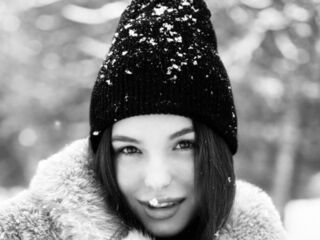 camslut showing pussy CurtisStelmack