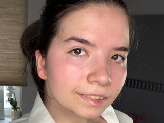 camgirl fingering pussy DaisyMolen