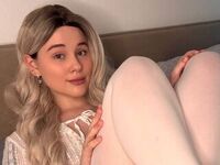 adult webcam chatroom DeluaMoon