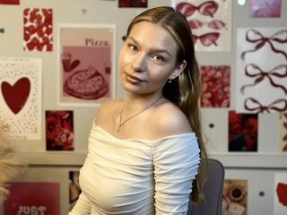 hot cam girl masturbating with vibrator DonetteSimple