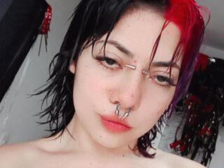 naughty camgirl masturbating with vibrator DrazMoore