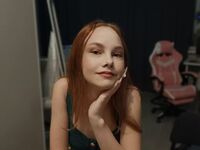 camwhore masturbating with vibrator ElgaFarr