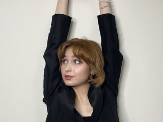 naked camgirl masturbating with dildo FloraHamp