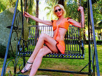 extreme GloriyaWhite