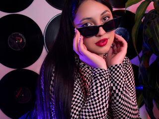 webcamgirl chatroom HanniClark