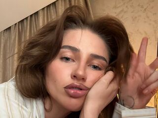 cam girl masturbating with vibrator HippieChristie