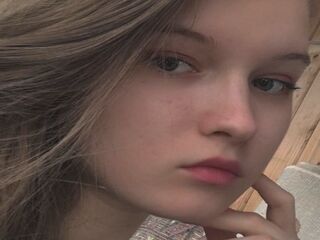 cam girl masturbating with dildo InocenciaFarrare