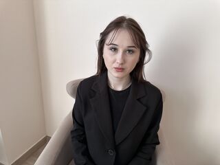 camwhore masturbating with vibrator JulietVeis
