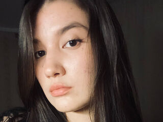 camslut fingering pussy KandisKuy