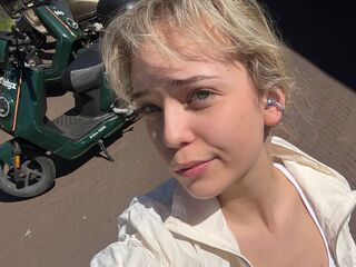 naked cam girl KeilaTouchton