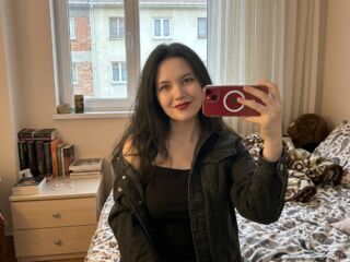 naked girl with webcam masturbating with vibrator KeliCollymore