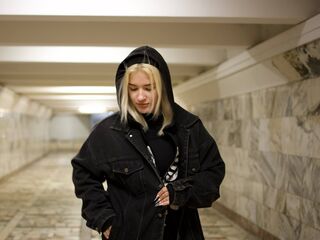 adult web cam KiraHaverstick