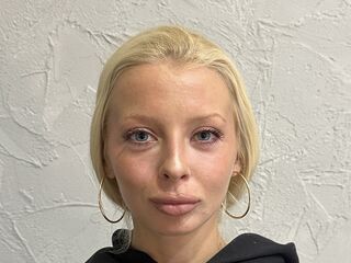 chat with cam LanaReals