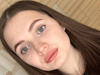 masturbating webcam girl LauriMaynor