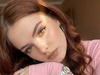 cam girl playing with vibrator LeoKluge