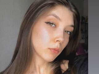 camgirl playing with sextoy LienFlanders