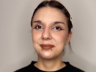 webcamgirl chatroom LoniFessel