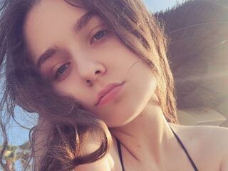 nude webcamgirl LuanaContratto