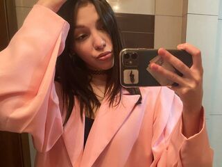 nude webcamgirl photo LucileVerlin