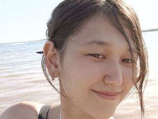 camwhore shaved pussy LucreciaConsla