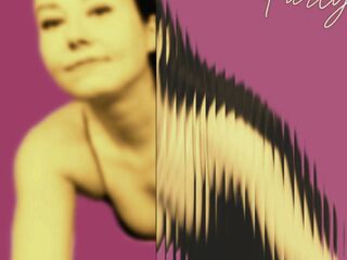 chat room photo LucyLevatto