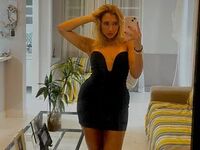 cam girl playing with vibrator LunaVeller