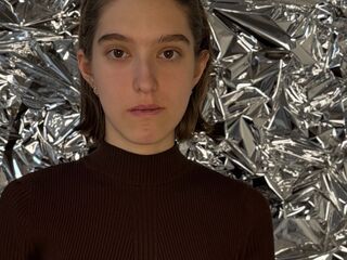 camgirl showing pussy MaeganDegiacomo