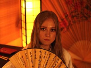 free live cam chat MandiKressierer